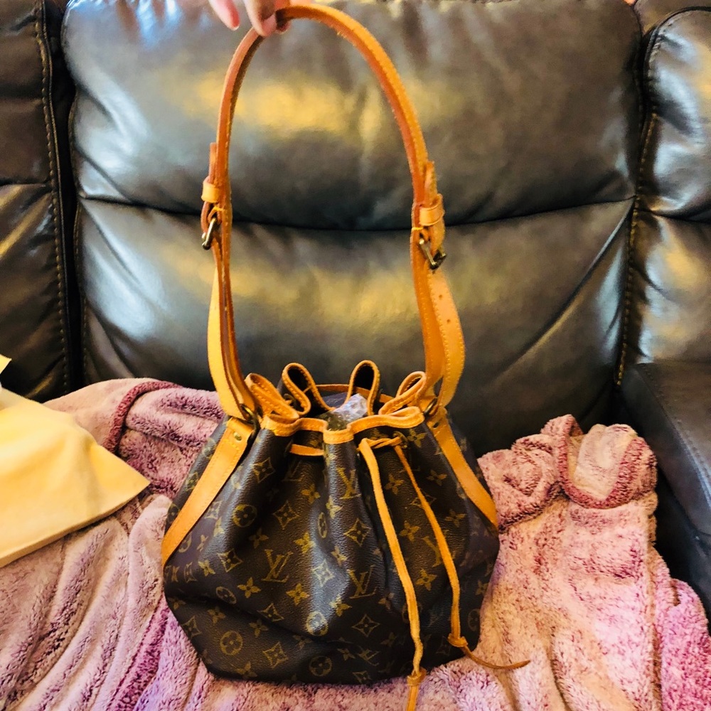 Authentic Louis Vuitton Noe Shoulder Bag - Picture 1 of 8